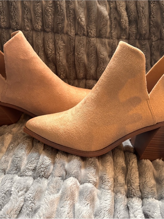 Amazon Shoes - Amazon Women's Beige Suede Pointed Cutout Ankle Booties